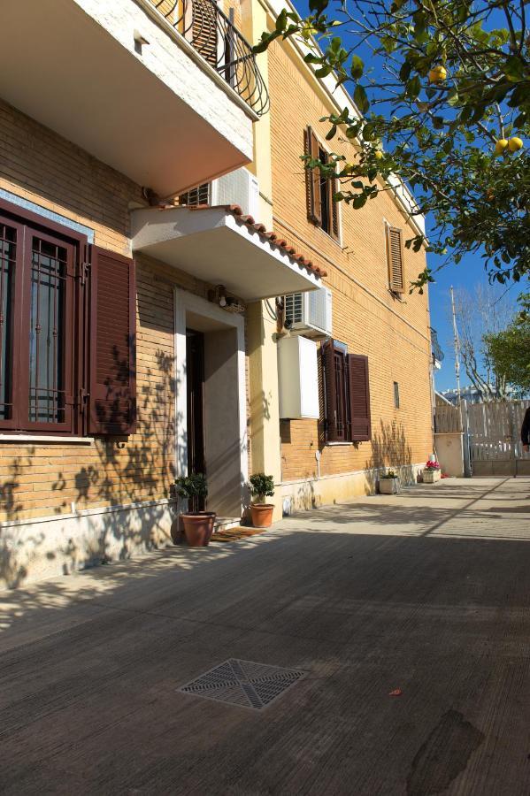 Casa Vacanze Alla Maison Fiumicino Exterior photo